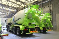 福田 雷萨L9 320马力 8X4 6.04方混凝土搅拌车
