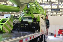 雷萨&nbsp;吊车外观                                                图片