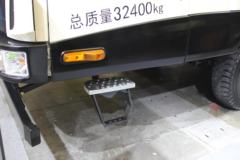 福田雷萨 25吨吊车(FTC25Q5)