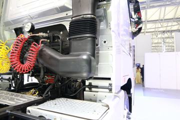 ���� ŷ��EST-A 6ϵ�ؿ� 430���� 6X2R ǣ����(BJ4269SNFKB-B2)ͼƬ