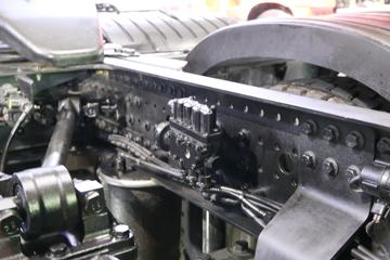 ���� ŷ��EST-A 6ϵ�ؿ� 430���� 6X2R ǣ����(BJ4269SNFKB-B2)ͼƬ