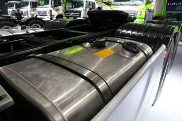 ���� ŷ��EST-A 6ϵ�ؿ� 430���� 6X2R ǣ����(BJ4269SNFKB-B2)ͼƬ