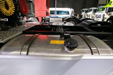 ���� ŷ��EST-A 6ϵ�ؿ� 430���� 6X2R ǣ����(BJ4269SNFKB-B2)ͼƬ