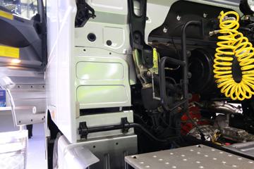 ���� ŷ��EST-A 6ϵ�ؿ� 430���� 6X2R ǣ����(BJ4269SNFKB-B2)ͼƬ