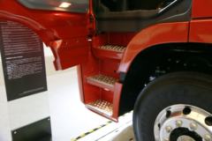 福田 欧曼GTL 6系重卡 超能版 400马力 6X4危险品牵引车(速比:3.7)(BJ4259SNFKB-AB)