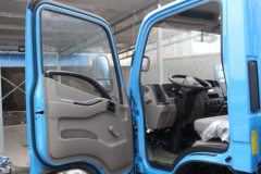 江铃 凯运升级版 宽体 普通款 116马力 4.1米单排栏板轻卡(液刹)(JX1045TG25)