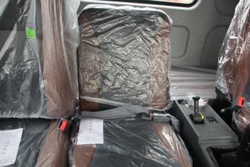 �������� ����M3�п� 180���� 4X2 6.8�ײ�դʽ�ػ�������(LZ1166M3ABT)ͼƬ