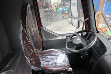 �������� ����M3�п� 180���� 4X2 6.8�ײ�դʽ�ػ�������(LZ1166M3ABT)ͼƬ