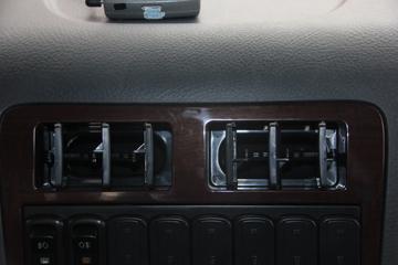 �������� ����M3�п� 180���� 4X2 6.8�ײ�դʽ�ػ�������(LZ1166M3ABT)ͼƬ