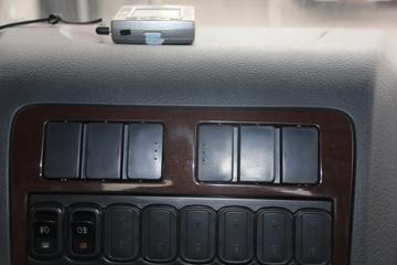 �������� ����M3�п� 180���� 4X2 6.8�ײ�դʽ�ػ�������(LZ1166M3ABT)ͼƬ