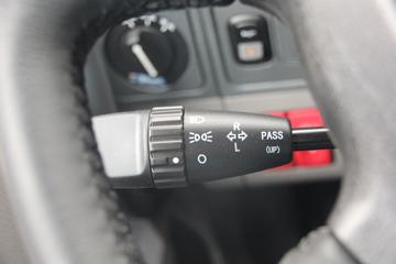 �������� ����M3�п� 180���� 4X2 6.8�ײ�դʽ�ػ�������(LZ1166M3ABT)ͼƬ