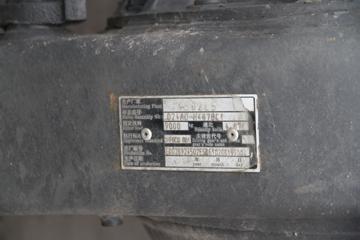 �������� ����M3�п� 180���� 4X2 6.8�ײ�դʽ�ػ�������(LZ1166M3ABT)ͼƬ