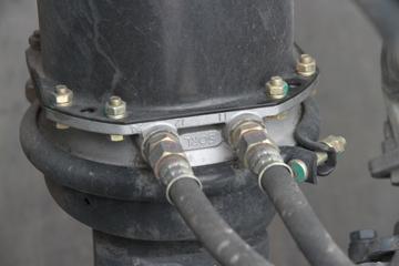 �������� ����M3�п� 180���� 4X2 6.8�ײ�դʽ�ػ�������(LZ1166M3ABT)ͼƬ