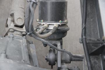 �������� ����M3�п� 180���� 4X2 6.8�ײ�դʽ�ػ�������(LZ1166M3ABT)ͼƬ