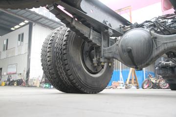 �������� ����M3�п� 180���� 4X2 6.8�ײ�դʽ�ػ�������(LZ1166M3ABT)ͼƬ