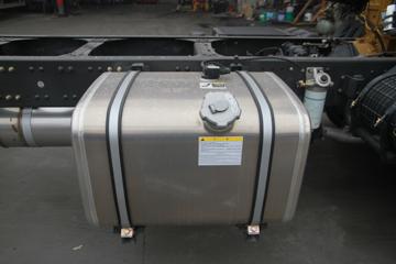 �������� ����M3�п� 180���� 4X2 6.8�ײ�դʽ�ػ�������(LZ1166M3ABT)ͼƬ