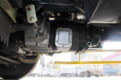 江铃 顺达窄体 109马力 4X2 4.2米单排危运车(JX1041TG24)