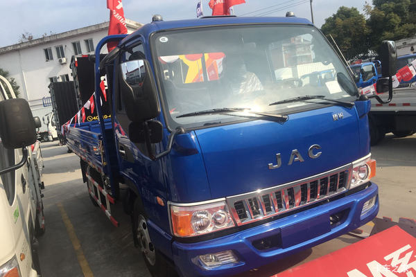 ���������ֳ����꣬�۸�ֱ��6000��ֻΪ��׳�����