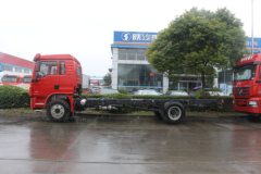 陕汽重卡 德龙L3000 185马力 4X2 6.75米排半载货车底盘(SX1168MG501Y)