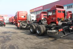 陕汽重卡 德龙X3000 350马力 8X2载货车底盘(SX1320XCB)