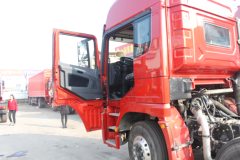 陕汽重卡 德龙X3000 350马力 8X2载货车底盘(SX1320XCB)