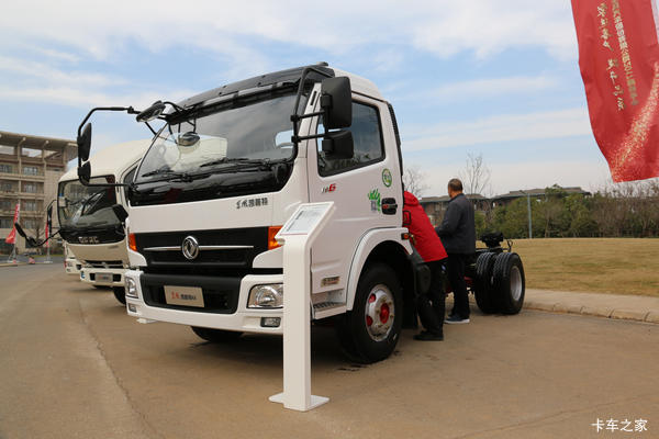 东风 凯普特K6-L 平原版 150马力 4.17米单排栏板轻卡(EQ1080S8BDB)