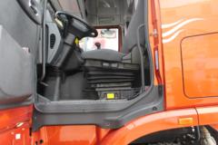 联合卡车 U380重卡 380马力 4X2 中置轴列车底盘(QCC5182ZKXD651Z)