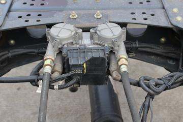 ���Ͽ��� U380�ؿ� 380���� 4X2 �������г�����(QCC5182ZKXD651Z)ͼƬ