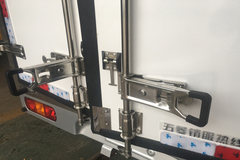 五菱 荣光 107马力 汽油 冷藏车(WLQ5029XLCPY)