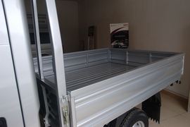 领骐&nbsp;载货车上装                                                图片