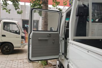 ���� ��ʮ��600P 130���� 3.2��˫�������ῨͼƬ