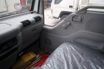 ���� ��ʮ��600P 130���� 3.2��˫�������ῨͼƬ