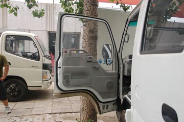 ���� ��ʮ��600P 130���� 3.2��˫�������ῨͼƬ