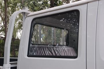 ���� ��ʮ��600P 130���� 3.2��˫�������ῨͼƬ