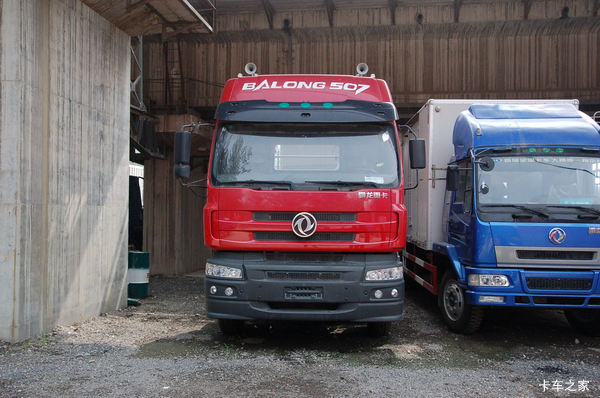 东风柳汽 霸龙507重卡 290马力 6X4 5.6米自卸车(EQ3259GE3)