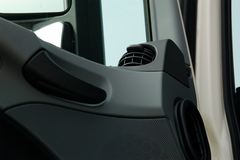 奔驰 Actros重卡 410马力 4X2 牵引车(型号1841)