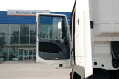 奔驰 Actros重卡 410马力 4X2 牵引车(型号1841)