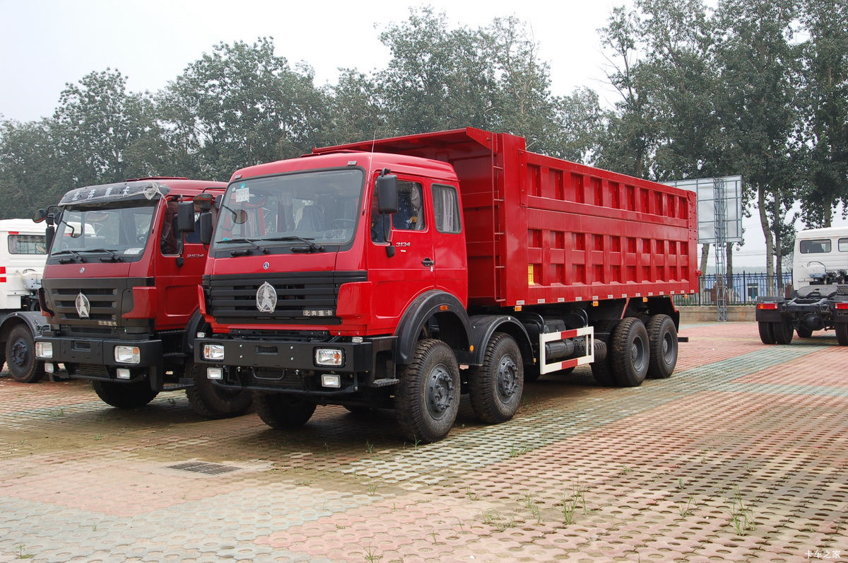 北奔 NG80系列重卡 336马力 8X4 7.5米自卸车