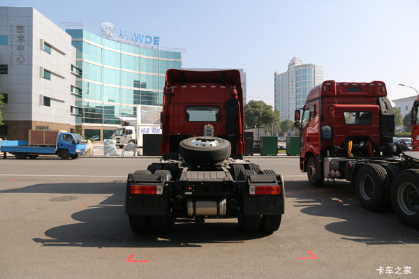 济南银月解放天V430马力6*4牵引车钜惠2.4万元