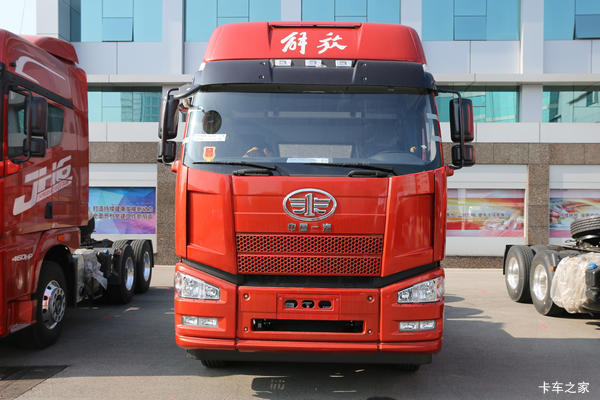 一汽解放 J6P重卡 460马力 6X2牵引车(CA4250P66K24T3E5)