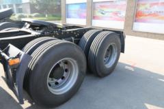 一汽解放 J6P重卡 轻量化版 350马力 6X4牵引车(CA4250P66K2T1E5)