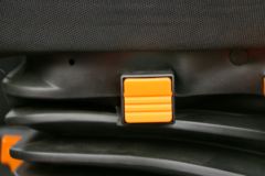 中国重汽HOWO G5X中卡 210马力 6.75米排半厢式载货车(ZZ5167XXYH521DE1)