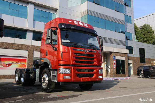 济南银月解放悍V 375马力6*4牵引车钜惠1.1万元