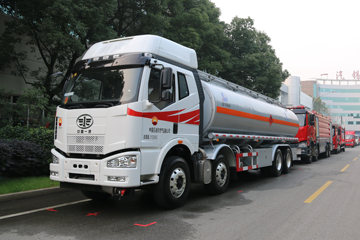 一汽解放底盘&nbsp;油罐车外观图片