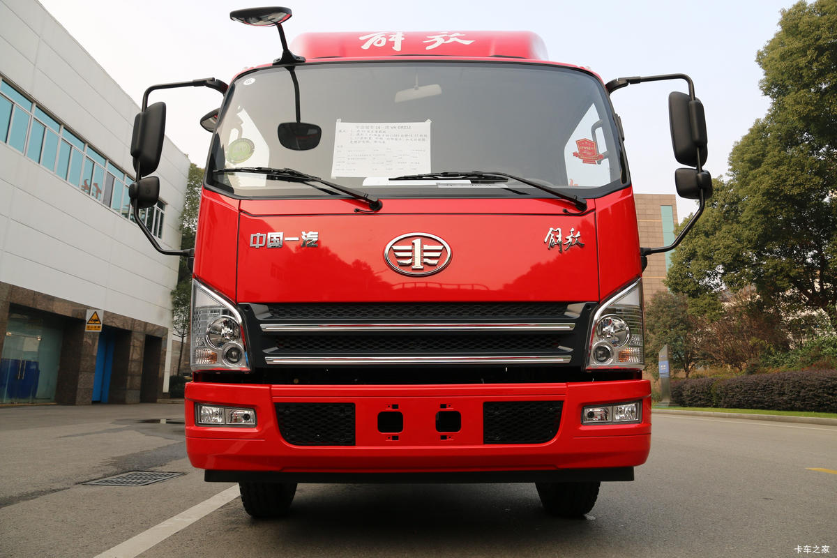 解放 虎V 重载版 130马力 3.85米排半栏板轻卡