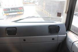 轩德X6&nbsp;冷藏车驾驶室图片