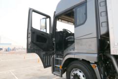 陕汽重卡 德龙X3000 430马力 6X2中置轴汽车列车(SX5258XXY4V483)