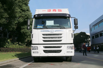 青岛解放 途V重卡 350马力 8X4 9.5米厢式载货车(CA5313XXYP2K2L7T4E5A80-3)