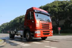 青岛解放 龙V中卡 180马力 4X2 6.7米栏板载货车底盘(升级版)(CA1189PK2L2E5A80)
