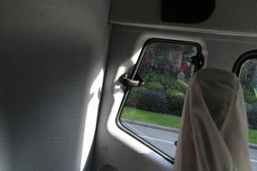 һ������ ��½�п� 220���� 4X2 9.6����ʽ�ػ���ͼƬ